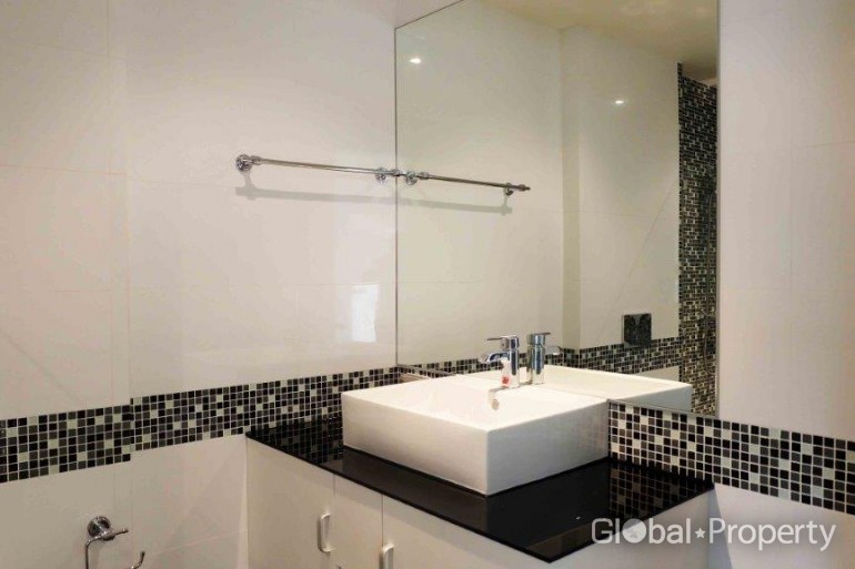 Marks Sexy Women Shows